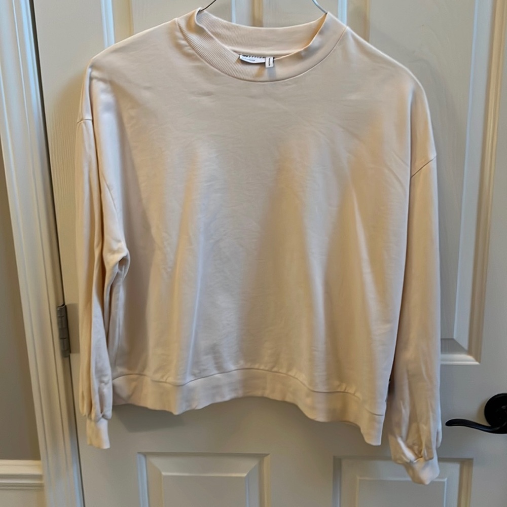 ASOS designs women’s size 14 mock neck winter white/cream, mid-crop sweatshirt